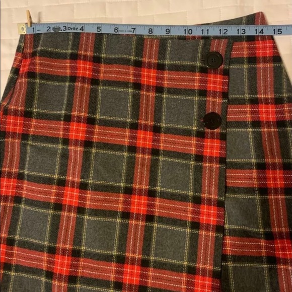 H&M Red Gray Asymmetrical Hem Button Skirt Size 6 - Picture 3 of 5